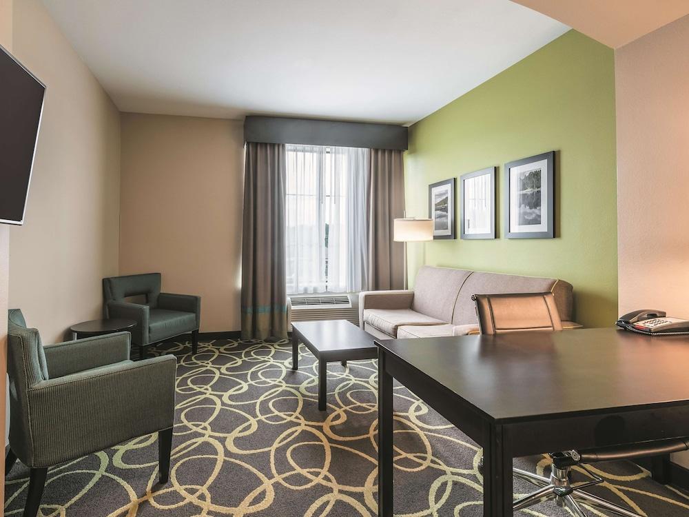 La Quinta By Wyndham Tyler - University Area Exterior photo