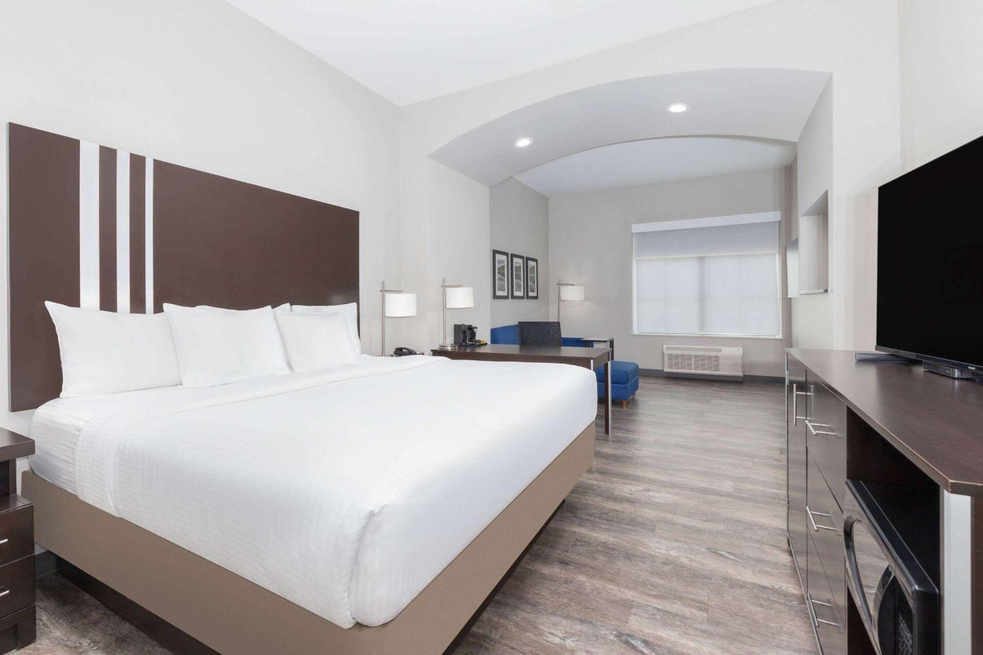 La Quinta By Wyndham Tyler - University Area Exterior photo