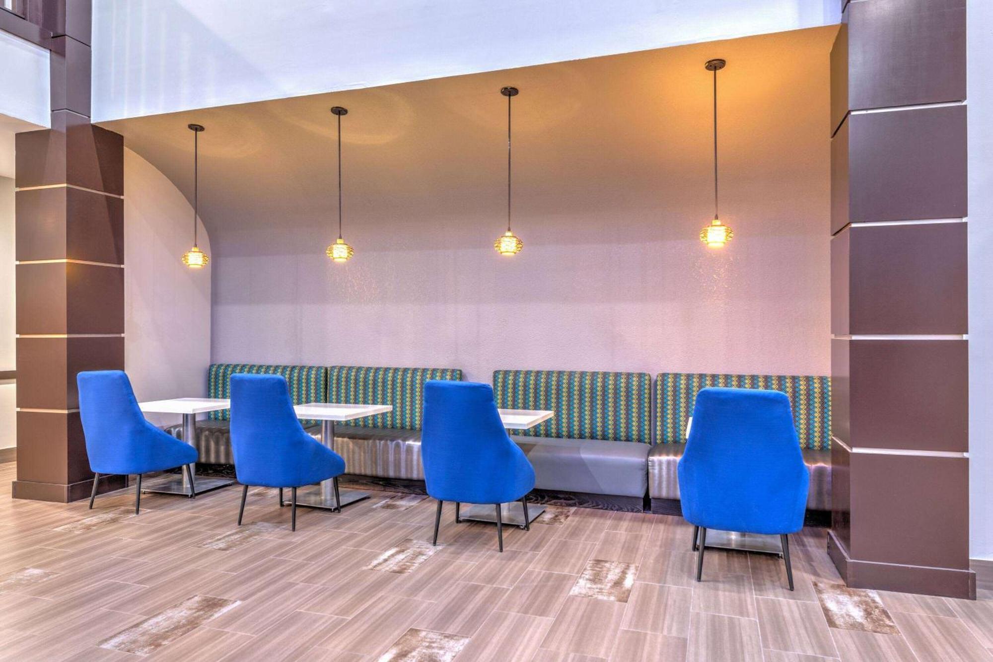 La Quinta By Wyndham Tyler - University Area Exterior photo