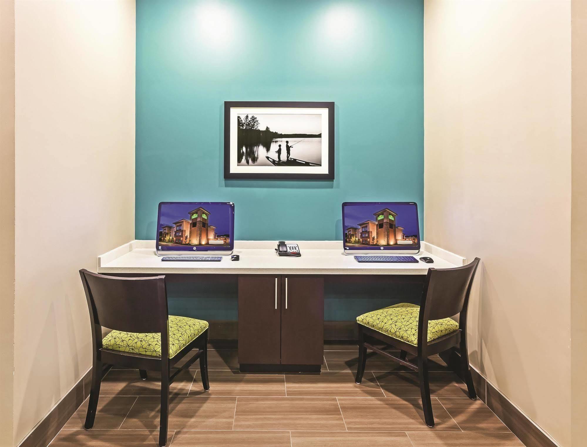 La Quinta By Wyndham Tyler - University Area Exterior photo